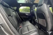 Jaguar F-Pace R-SPORT AWD 32