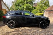 Jaguar F-Pace R-SPORT AWD 17