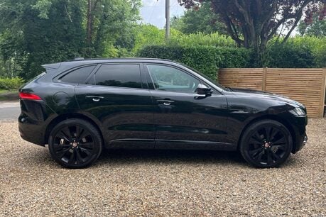 Jaguar F-Pace R-SPORT AWD 16