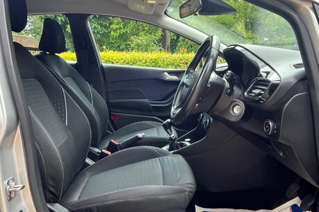Ford Fiesta ZETEC 28