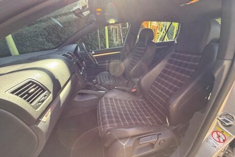 Volkswagen Golf GTI EDITION 30 T 42