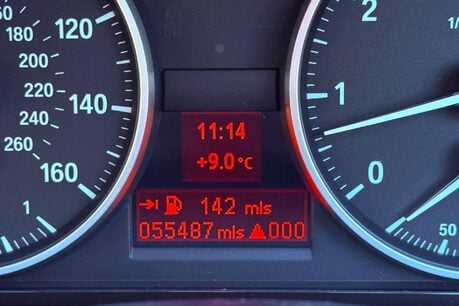 BMW 3 Series 318I EXCLUSIVE EDITION 32