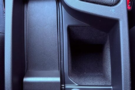 BMW 3 Series 318I EXCLUSIVE EDITION 49