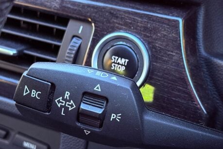 BMW 3 Series 318I EXCLUSIVE EDITION 25