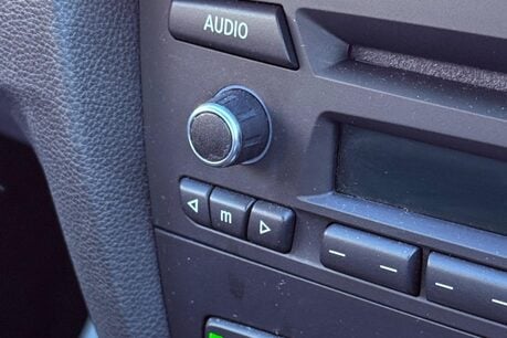 BMW 3 Series 318I EXCLUSIVE EDITION 26