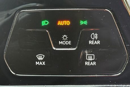 Volkswagen Golf ACTIVE TSI 29