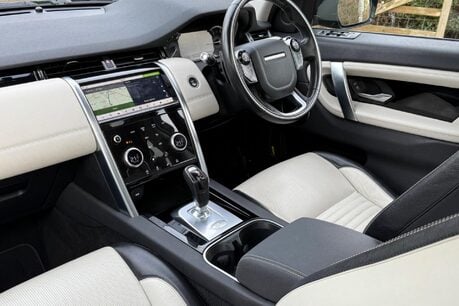 Land Rover Discovery Sport R-DYNAMIC S MHEV 23