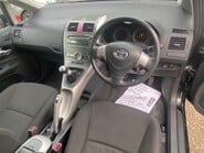 Toyota Auris SR 180 D-CAT 9