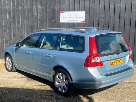 Volvo V70 D5 SE 6