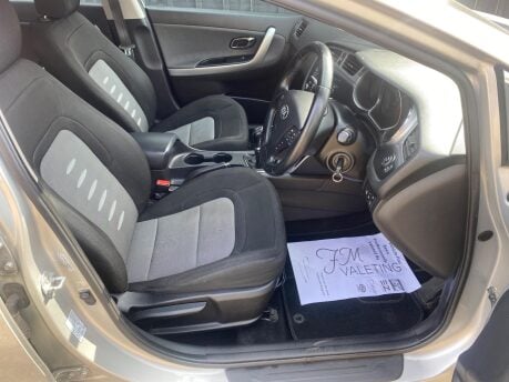 Kia Ceed 2 ECODYNAMICS CRDI 8