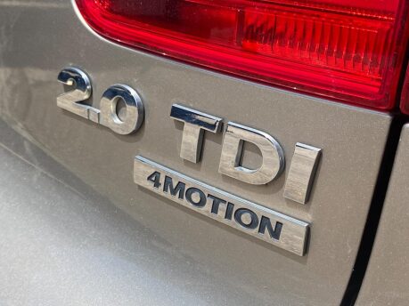 Volkswagen Tiguan 2.0 TDI BlueMotion Tech SE DSG 4WD Euro 5 (s/s) 5dr 12