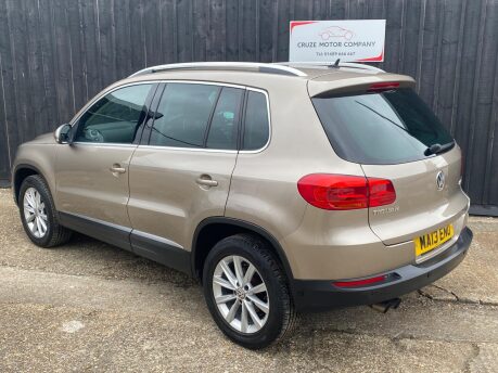 Volkswagen Tiguan 2.0 TDI BlueMotion Tech SE DSG 4WD Euro 5 (s/s) 5dr 14