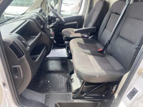 Peugeot Boxer BLUEHDI 333 L1H1 PROFESSIONAL P/V 18