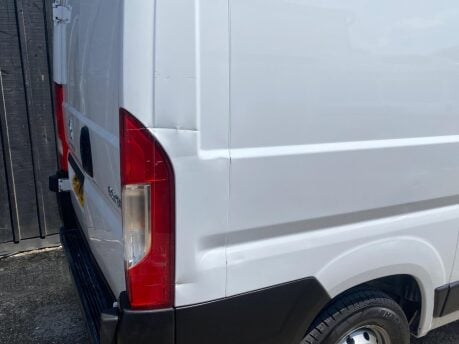 Peugeot Boxer BLUEHDI 333 L1H1 PROFESSIONAL P/V 22