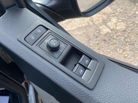 Volkswagen Transporter T30 TDI KOMBI HIGHLINE BMT 17