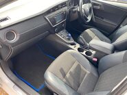 Toyota Auris EXCEL VVT-I 8