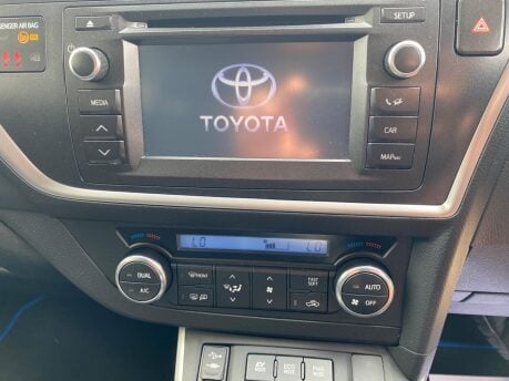 Toyota Auris EXCEL VVT-I 20
