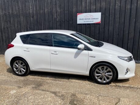 Toyota Auris EXCEL VVT-I 13