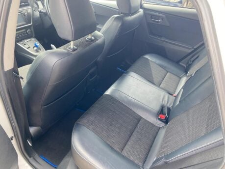 Toyota Auris EXCEL VVT-I 28