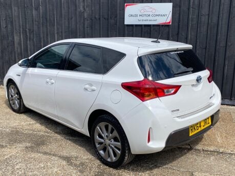 Toyota Auris EXCEL VVT-I 5