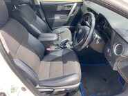 Toyota Auris EXCEL VVT-I 7