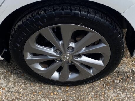 Toyota Auris EXCEL VVT-I 18