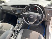 Toyota Auris EXCEL VVT-I 23