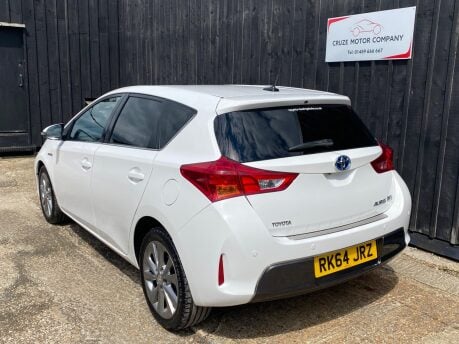Toyota Auris EXCEL VVT-I 9