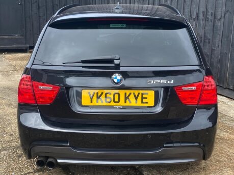 BMW 3 Series 325D M SPORT TOURING 7