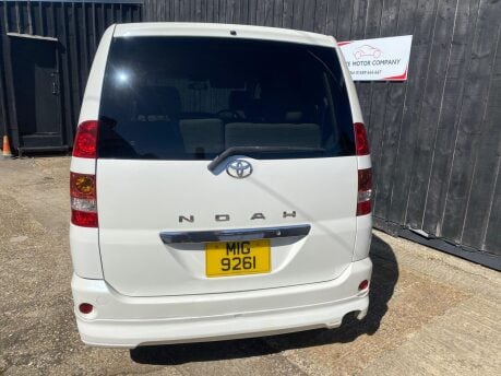 Toyota Noah 2 7