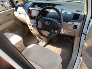Toyota Noah 2 8
