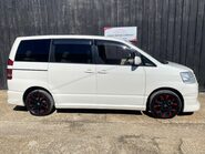 Toyota Noah 2 2