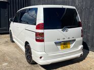 Toyota Noah 2 16