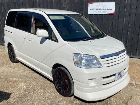 Toyota Noah 2 1
