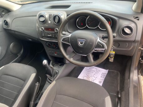 Dacia Sandero Stepway ESSENTIAL TCE 8