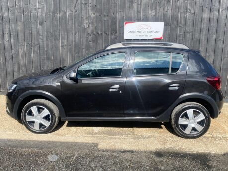Dacia Sandero Stepway ESSENTIAL TCE 5