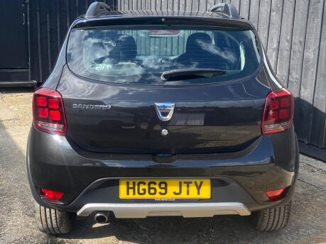 Dacia Sandero Stepway ESSENTIAL TCE 7