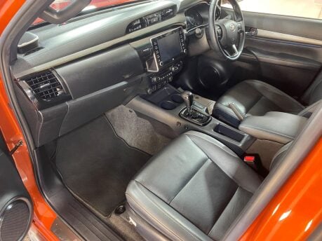 Toyota Hilux INVINCIBLE X 4WD D-4D DCB 26