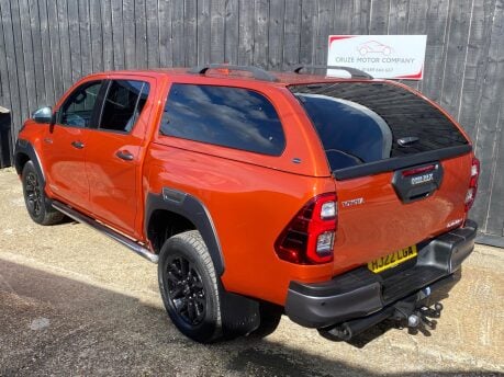 Toyota Hilux INVINCIBLE X 4WD D-4D DCB 6