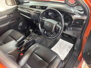 Toyota Hilux INVINCIBLE X 4WD D-4D DCB 9