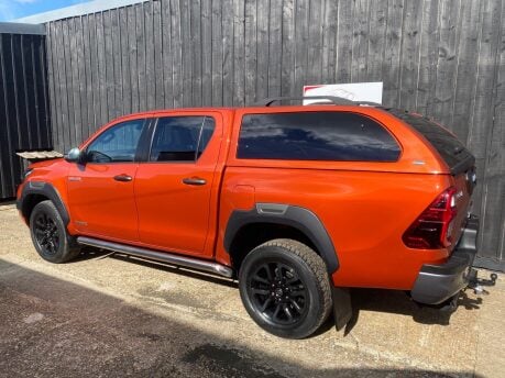 Toyota Hilux INVINCIBLE X 4WD D-4D DCB 15