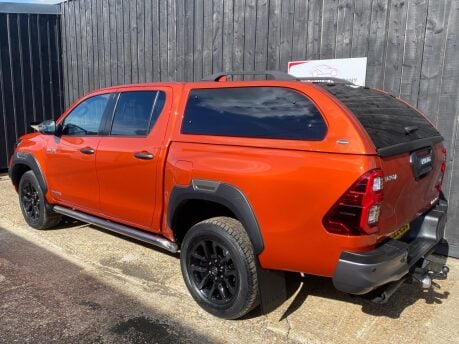 Toyota Hilux INVINCIBLE X 4WD D-4D DCB 16