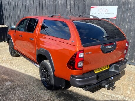 Toyota Hilux INVINCIBLE X 4WD D-4D DCB 12