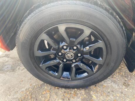 Toyota Hilux INVINCIBLE X 4WD D-4D DCB 20
