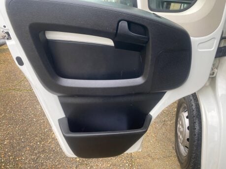 Peugeot Boxer BLUEHDI 333 L1H1 PROFESSIONAL P/V 16