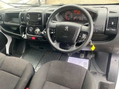 Peugeot Boxer BLUEHDI 333 L1H1 PROFESSIONAL P/V 8