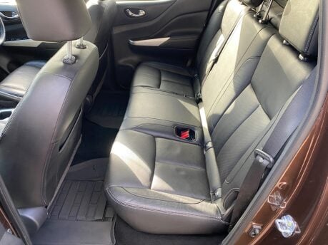 Nissan Navara DCI TEKNA 4X4 SHR DCB 35