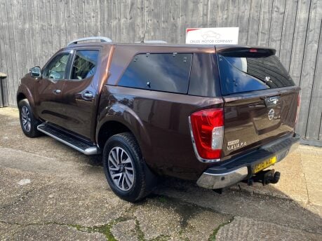 Nissan Navara DCI TEKNA 4X4 SHR DCB 6