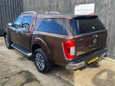 Nissan Navara DCI TEKNA 4X4 SHR DCB 9