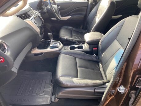 Nissan Navara DCI TEKNA 4X4 SHR DCB 27
